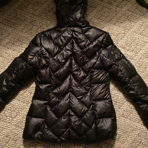 Women’s size medium Guess Coat - Picture 4 of 4